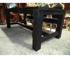 Nagyméretű fekete teakfa asztal