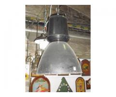 Nagyméretű ipari lámpa felújított újra kábelezett