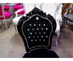 Fekete neobarokk szék üveggomb díszítéssel