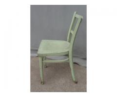 Halványzöld szék