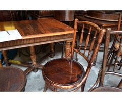 Tonett asztalok és székek eladók