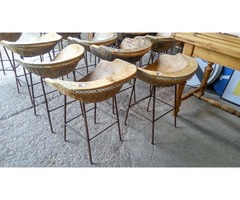 Különleges régi teknőből készült székek