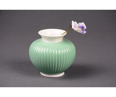 Apró porcelán váza