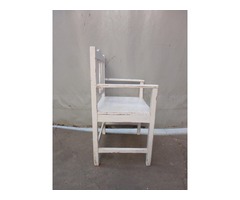 Fehér karfás szék