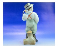 0B185 Régi Zsolnay porcelán vízhordó kisfiú figura