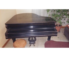 Szeretett zongorám olcsón eladó