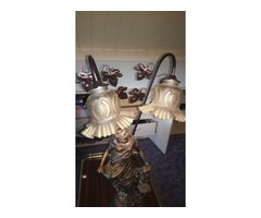Régi asztali lámpa szoborral