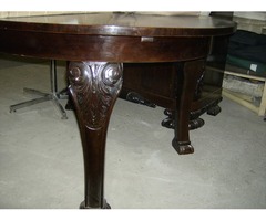 Antik, faragott asztal sürgősen eladó