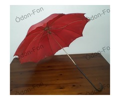 Piros esernyő