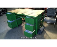 Loft stilusba beillesztehető zöld vas íróasztal
