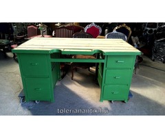 Loft stilusba beillesztehető zöld vas íróasztal