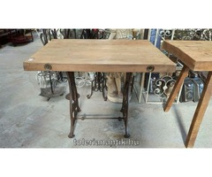 Varrógéplábas asztal régi tölgyfa lappal