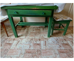 Retro zöld fiókos asztal