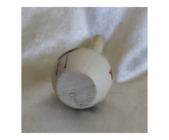Antik porcelán váza ,alján jelzett 09 jelzéssel.  Finom porcelán,kézzel festett