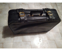 utazó bőrönd