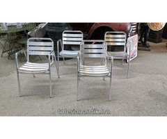 Egyenes háttámlás alumínium karfás szék