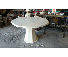 Fehérre antikolt nyolcszögletű asztal