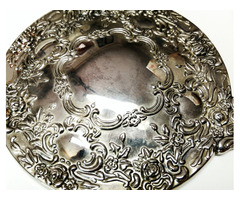 Barokk stílusú ezüstözött nyeles piperetükör.