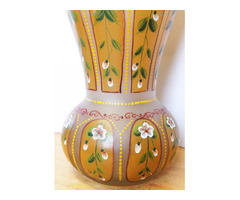 Bohemia váza különlegesség. Sávos virágos zománc festéssel