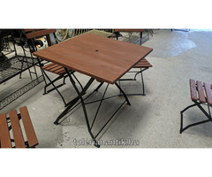 Összecsukható vasasztal 4 összecsukható székkel