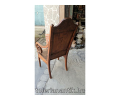 Különleges tiszta fa karfás szék