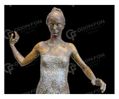 Női bronz szobor