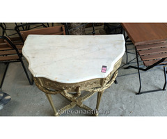 Fehér márványlapos arany konzolasztal