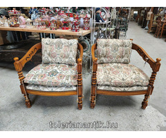 Különleges fotel mintás kárpittal