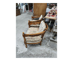 Különleges fotel mintás kárpittal