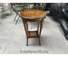 Kerek neobarokk kis asztal