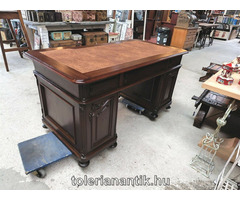 Bécsi barokk háromfiókos íróasztal Bécsi barokk háromfiókos íróasztal