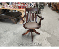 Régi borbély szék