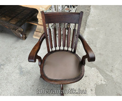 Régi borbély szék