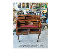 Kilencfiókos intarziás írószekreter