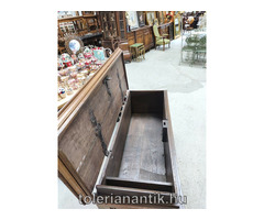 Régi nagyméretű tölgyfaláda