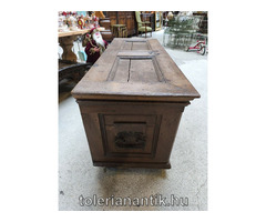 Régi nagyméretű tölgyfaláda