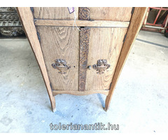 Régi tölgyfa zeneszekrény