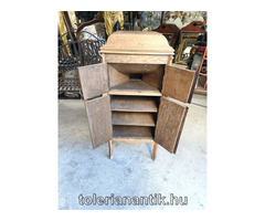 Régi tölgyfa zeneszekrény