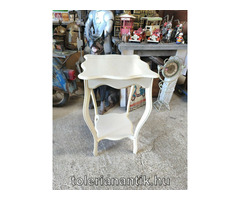 Neobarokk fehér kiis asztal