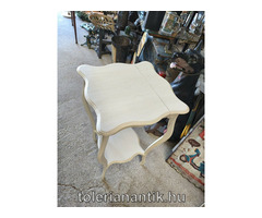 Neobarokk fehér kiis asztal