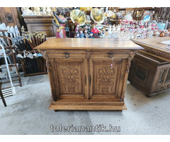 Ónémet faragott tálaló alsószekrény