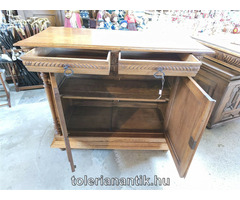 Ónémet faragott tálaló alsószekrény