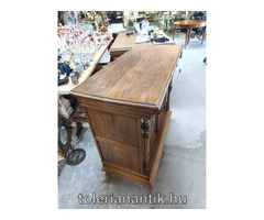 Ónémet faragott tálaló alsószekrény