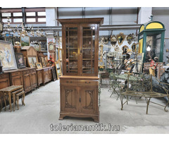 Vitrines tálalószekrény