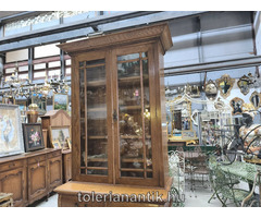 Vitrines tálalószekrény