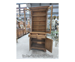 Vitrines tálalószekrény