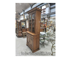 Vitrines tálalószekrény