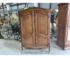 Neobarokk kétajtós polcos szekrény