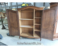 Neobarokk kétajtós polcos szekrény