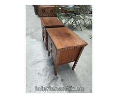 Kétfiókos éjjeli szekrény 2 db